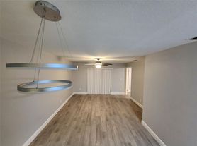 1156 NW 106th Ter, Pembroke Pines, FL