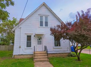 119 S 10th St, Dekalb, IL 60115