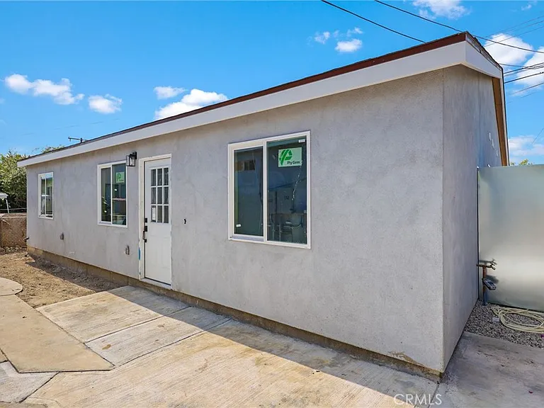 541 N Barbara Ave #B — Photo 7