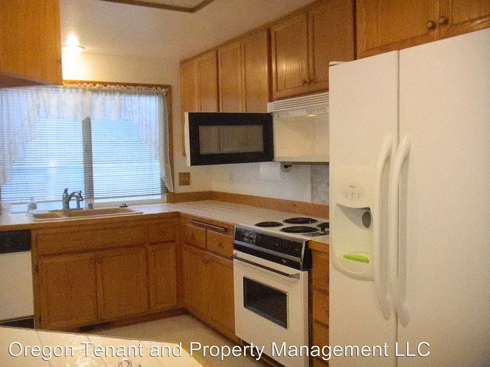 2nd image of 629 Granite Pl