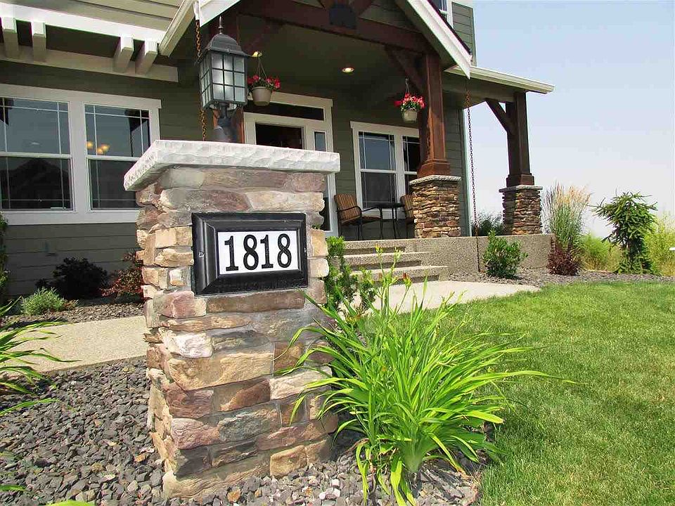 1st image of 1818 S Clover Dr