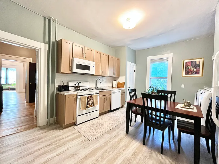 45 Thornton St #1 — Photo 4