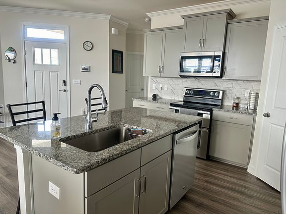 3rd image of 38 Ravens Ridge Rd