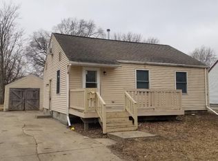 1400 Searle St, Des Moines, IA 50317