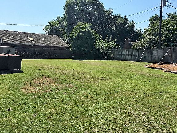 3rd image of 2708 W Sayre Ln