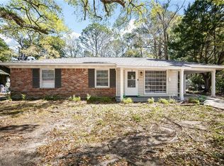1605 E Greenbrier Dr, Mobile, AL 36605