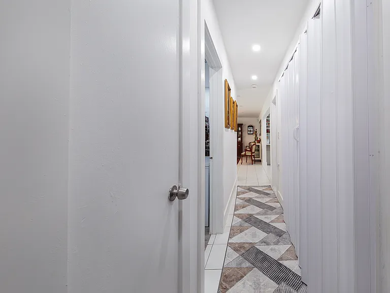 19311 Sterling Dr — Photo 5