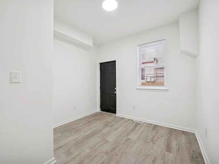 2846 N Stillman St — Photo 14