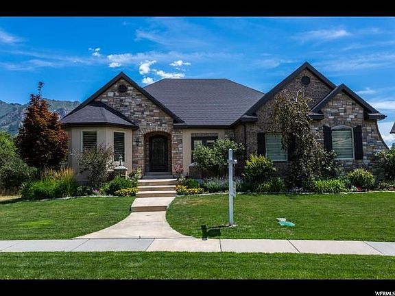 4th image of 402 N Whitby Woodlands Dr