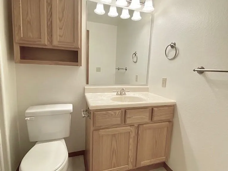8065 Vectra Dr — Photo 44