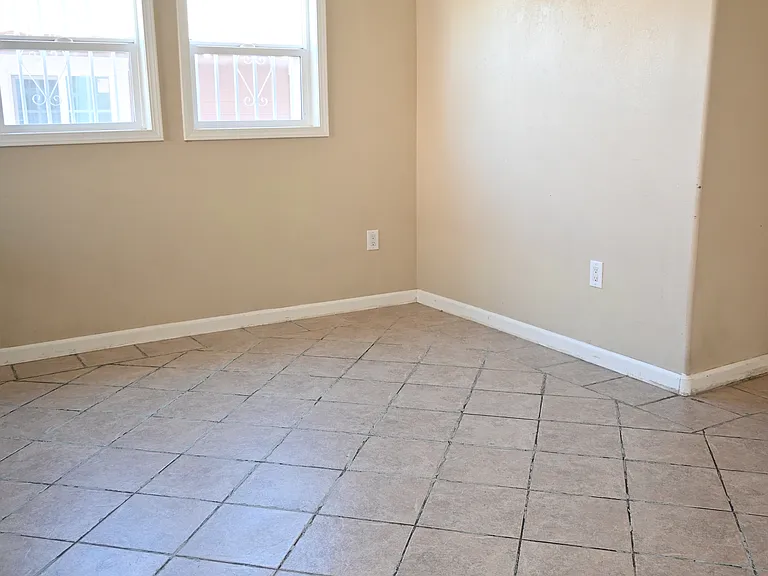 603 W 43rd Pl — Photo 34