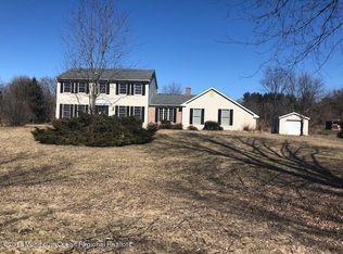 8 River Run Hollow Rd, Columbia, NJ 07832