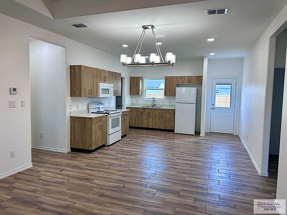 3rd image of 1607 Hope Ave