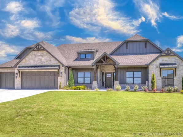 1920 E 45th St, Sand Springs, OK 74063