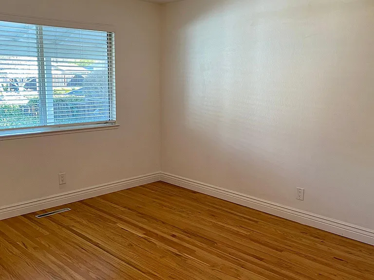 105 Torrey Pine Ct — Photo 13