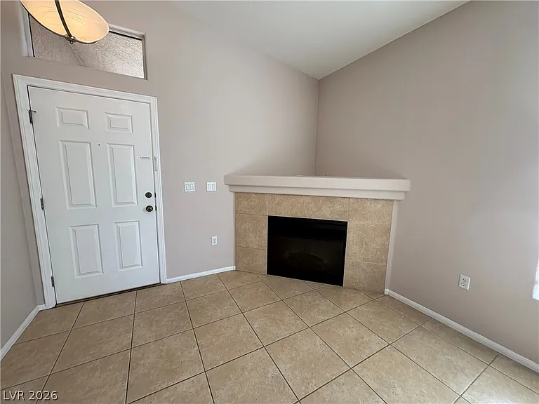2305 W Horizon Ridge Pkwy #3923 — Photo 5