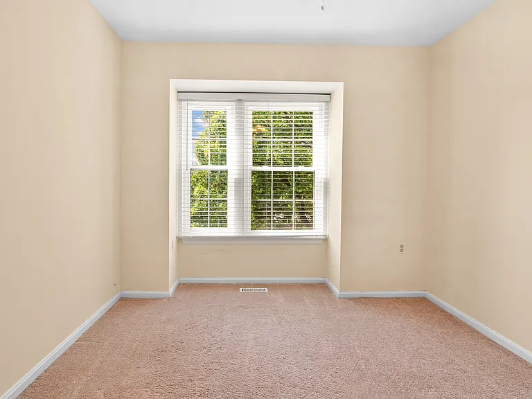 26 Wessex Ct — Photo 16