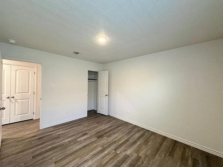 121 Dolphin Dr — Photo 14