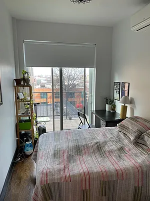 Rented by Loom Capital Group Inc. | media 21