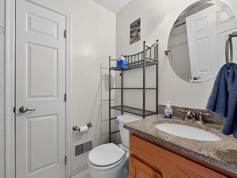 Bathroom (shared by second and third bedrooms)