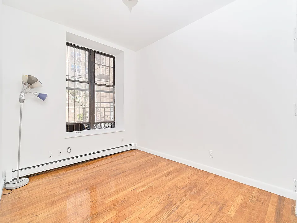 132 W 109th St #1A