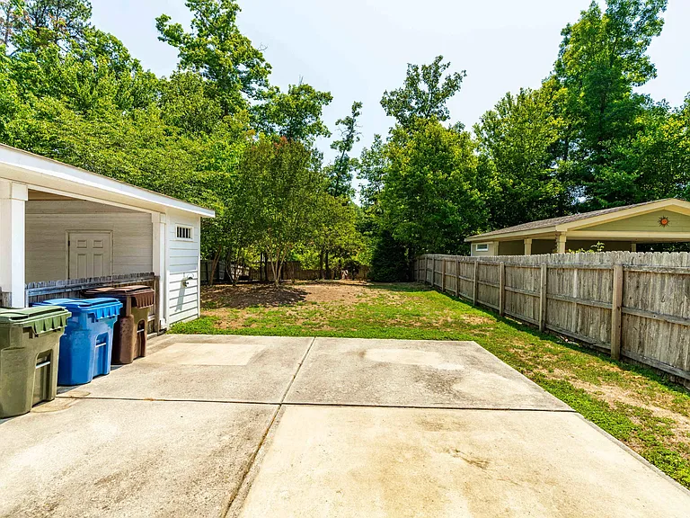 1720 Arrowhead Dr — Photo 25
