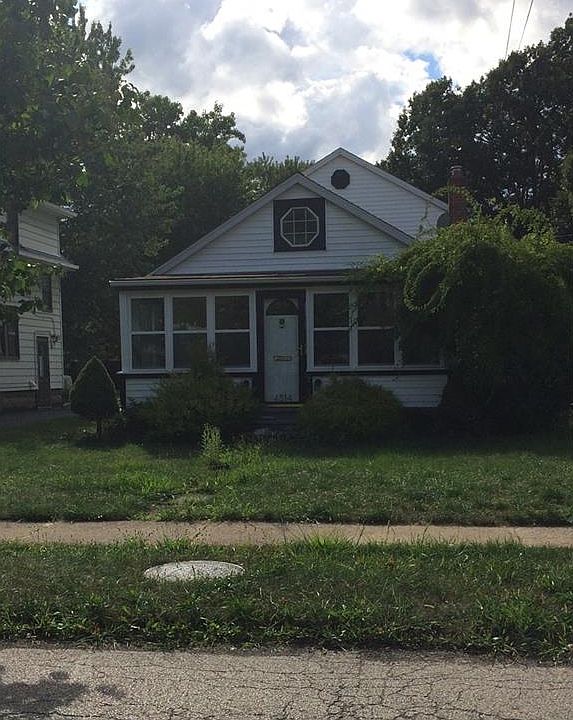 2nd image of 4514 W 157th St