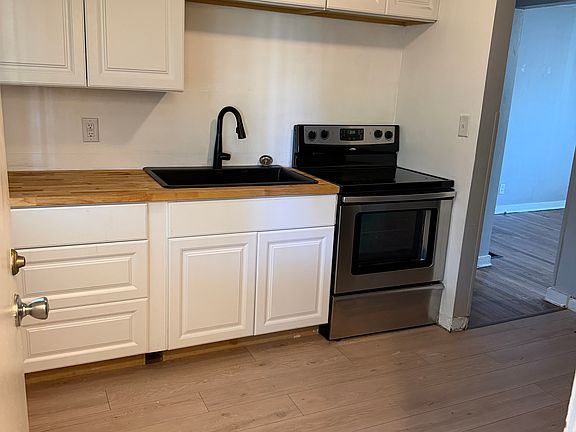 3rd image of 711 Glenna Dr Unit B