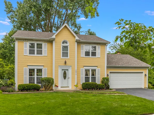 1071 Carriage Ct, Naperville, IL 60540