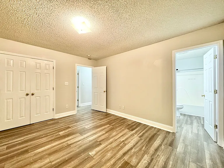 3807 Baylor St #B — Photo 11