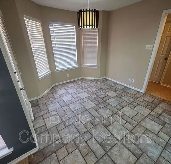 5203 Canadian Ave — Photo 6