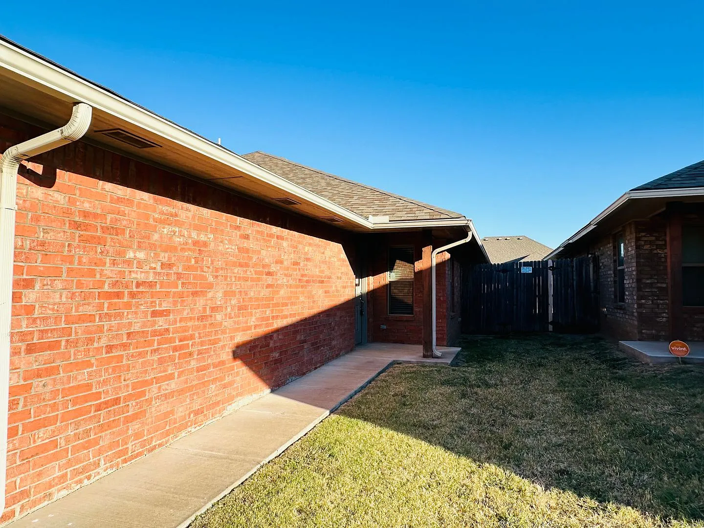 3 bed 2 Bath 2 Car Garage In Moore Schools! — Photo 4