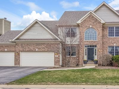 10 Point O Woods Ct, Lake In The Hills, IL, 60156