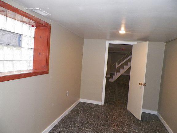 1st basement bed room