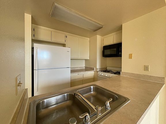 5th image of 3647 Empire Dr APT 203