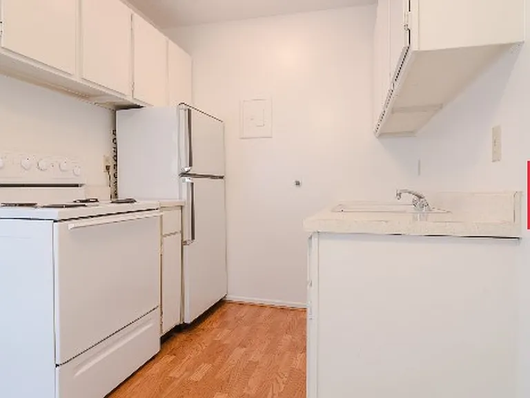 3452 Emerson Ave S — Photo 7