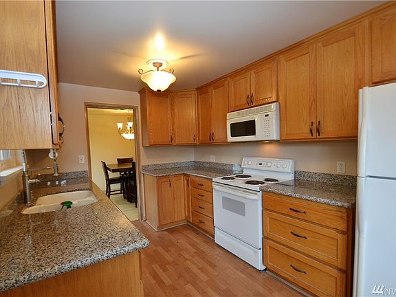 4th image of 11650 Occidental Ave S