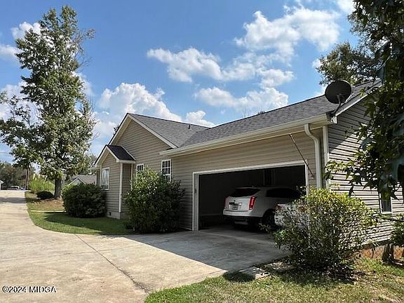 3rd image of 124 Bill Johnson Rd