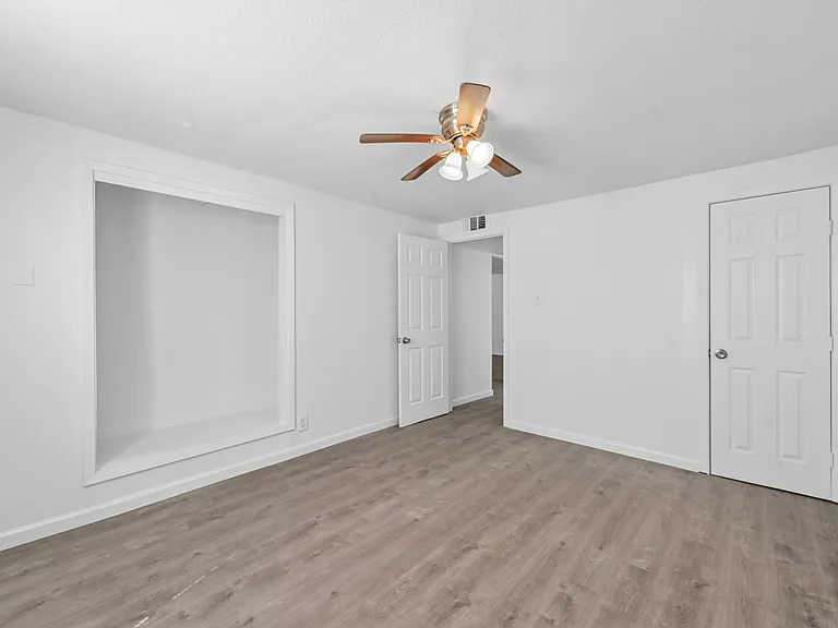 120 E Monterey St #116 — Photo 9