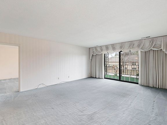 3rd image of 1925 Westchester Rd APT 214