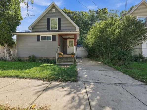 306 N Main St, Allegan, MI 49010