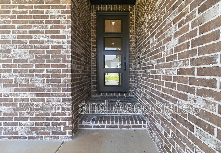 1240 Mammoth St — Photo 8