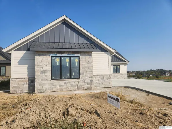 3019 S 209th St, Elkhorn, NE 68022