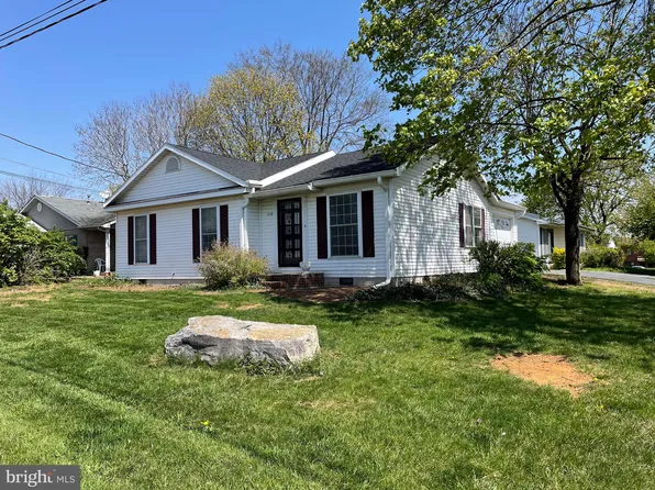 1115 New York Ave, Martinsburg, WV 25401