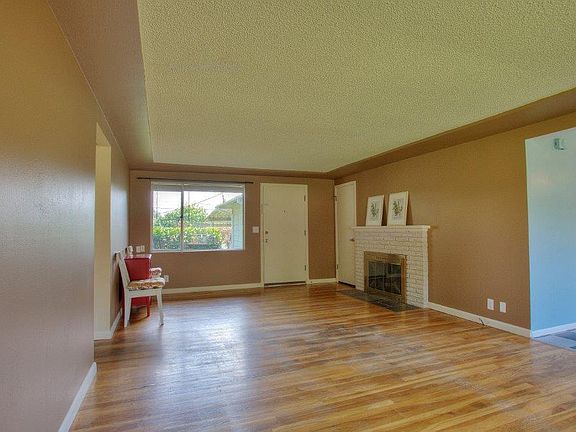 3rd image of 18406 66th Ave W