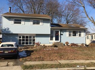 47 Woodshore W, Keyport, NJ 07735