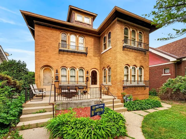 3328 N 44th STREET, Milwaukee, WI 53216