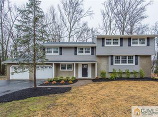 9 Huntington Rd, Edison, NJ 08820