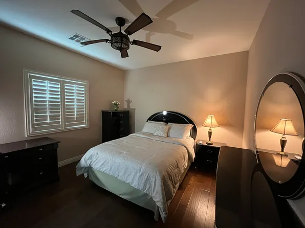 1891 Del Font Ct, Las Vegas, NV 89117