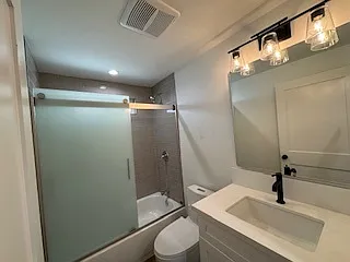816 E 87th Pl — Photo 19